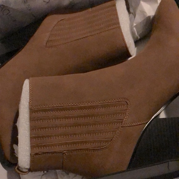 NIB [Kendall + Kylie] Brown Colt Pointed Toe Ankle Booties Womens Size 9 - Picture 6 of 8